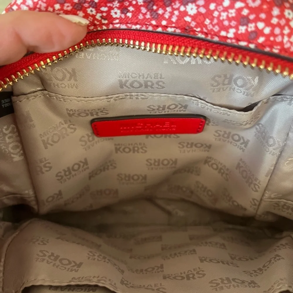 🌸NWT Authentic Michael Kors Abbey Mini Backpack - Red Floral with Gold Accents
